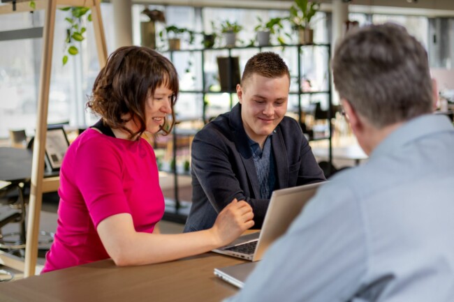 Yrittäjyyskoulutus lähelläsi. Monimuotokoulutuksia ja webinaareja.